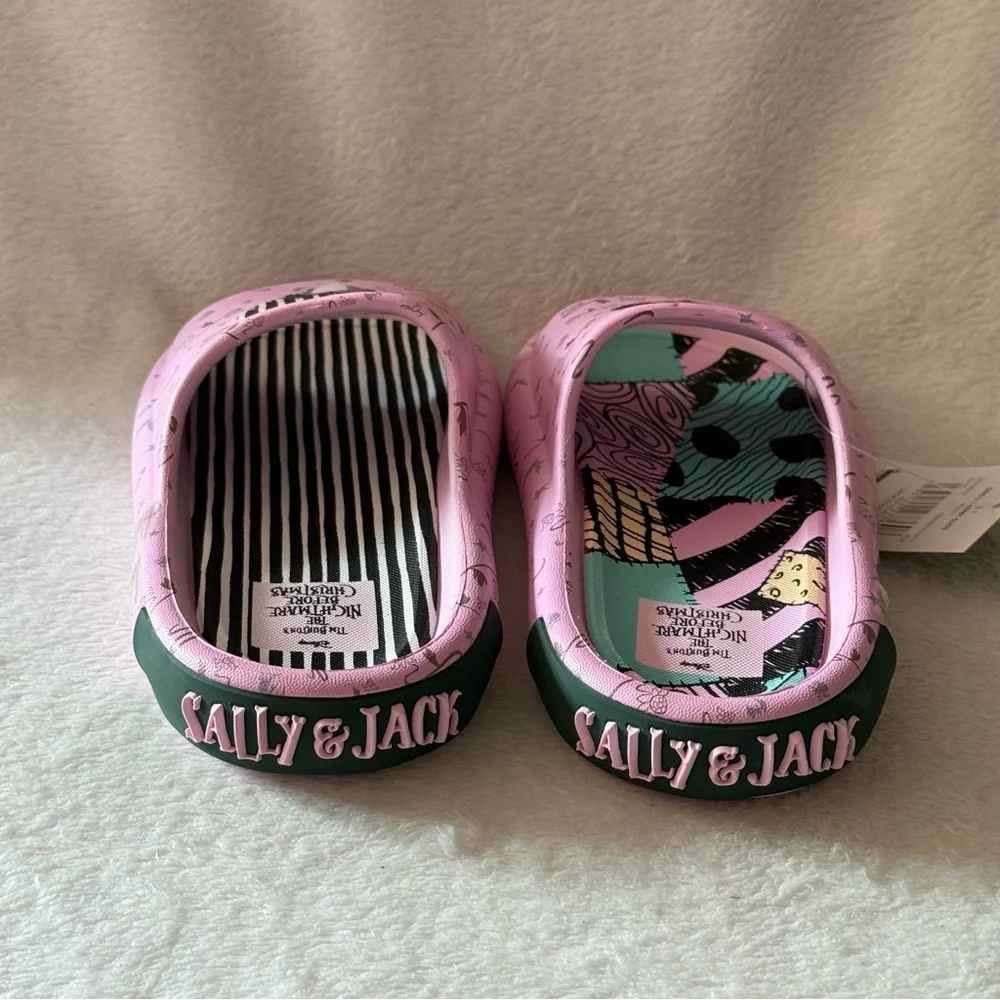 The Nightmare Before Christmas Slides‎ Girls Size 13 Pink Slip On New